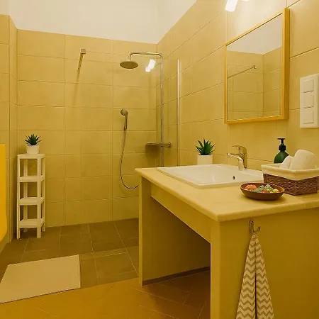 Serena Near Boulvard With Ac Budapest Exterior photo